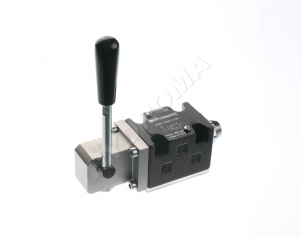 LEVER OPERATED DIRECTIONAL CONTROL VALVE